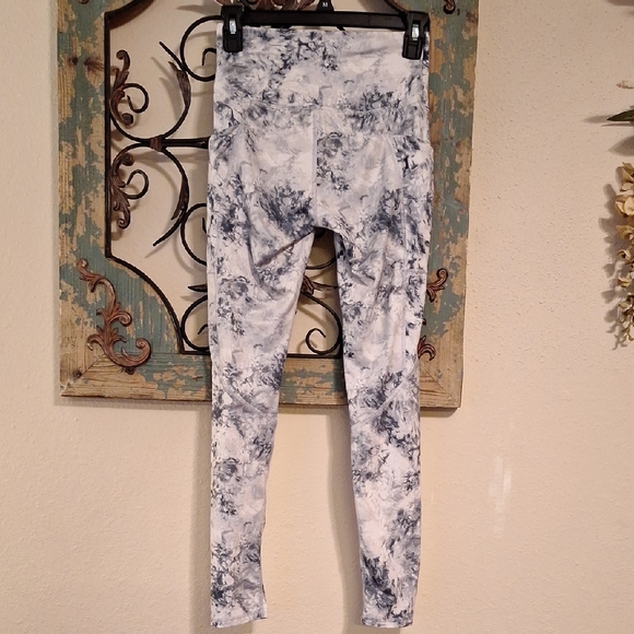 SO Gray and White Artistic Leggings with Elastic Waistband. Size XS - Picture 6 of 9